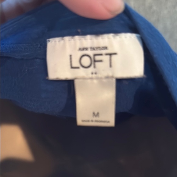 LOFT Blue Fitted Ruched Cuffed Sleeve Blouse - Picture 2 of 3